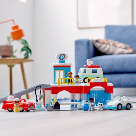Конструктор LEGO DUPLO Гараж та автомийка 112 деталей (10948)