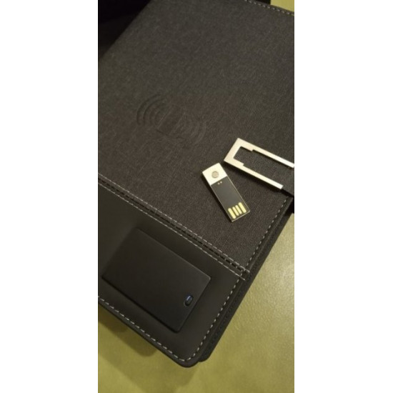 Смарт-блокнот с беспроводной зарядкой Powerbank 8000 мАч и флешкой 16 Гб Темно-серый Смарт-блокнот с беспроводной зарядкой Powerbank 8000 мАч и флешкой 16 Гб Темно-серый
