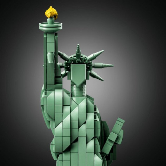 Конструктор LEGO Architecture Статуя Свободы 1685 деталей (21042) (5702016111859) Конструктор LEGO Architecture Статуя Свободы 1685 деталей (21042) (5702016111859)