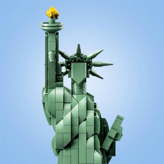 Конструктор LEGO Architecture Статуя Свободы 1685 деталей (21042) (5702016111859) Конструктор LEGO Architecture Статуя Свободы 1685 деталей (21042) (5702016111859)