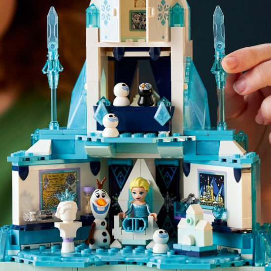 Конструктор LEGO Disney Princess Крижаний замок 1709 деталей (43197) Конструктор LEGO Disney Princess Крижаний замок 1709 деталей (43197)