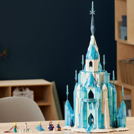 Конструктор LEGO Disney Princess Крижаний замок 1709 деталей (43197) Конструктор LEGO Disney Princess Крижаний замок 1709 деталей (43197)