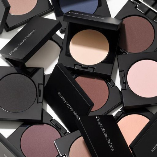 Матовые тени для век Diego Dalla Palma Makeupstudio Eye Shadow 160 Blue Navy, 3 г
Матовые тени для век Diego Dalla Palma Makeupstudio Eye Shadow 160 Blue Navy, 3 г