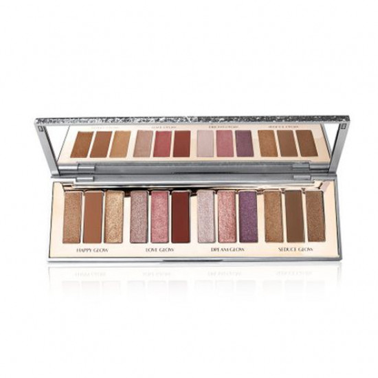 Палетка тіней для повік Charlotte Tilbury Bejewelled Eyes to Hypnotise . Вона складається з дванадцяти розкішних матових і шиммерних, а також з ефектом металік відтінків. Вони добре нашаровуються один на одного і легко розтушовуються. фіалково-аметистові; Палетка тіней для повік Charlotte Tilbury Bejewelled Eyes to Hypnotise . Вона складається з дванадцяти розкішних матових і шиммерних, а також з ефектом металік відтінків. Вони добре нашаровуються один на одного і легко розтушовуються. фіалково-аметистові;